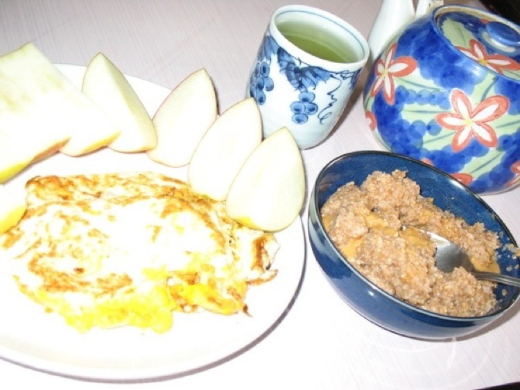 Another picture of the breakfast course, this time with a teapot added.